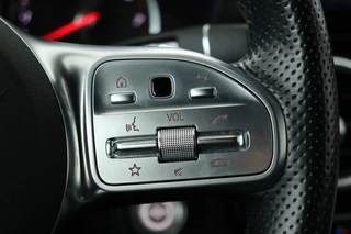 Mercedes-Benz C-Klasse Mercedes-Benz C-klasse 300e AMG Night | Head-Up | Adaptive cruise |  Stoelverwarming | 360 camera | Carplay | Keyless | Matrix LED | Trekhaak | Park Assist | Navigatie - afbeelding nr 15