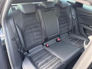 SEAT Leon Seat Leon 2.0 TSI 4DRIVE CUPRA R 300 Carbon Performance Pano - afbeelding nr 24
