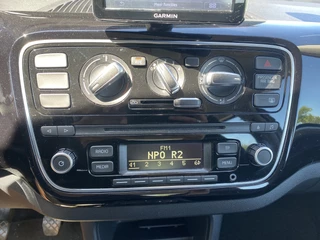 Volkswagen up! Volkswagen up! 1.0 high up! BlueMotion CRUISE / PDC / AIRCO / NAVI / BLUETOOTH / LMV - afbeelding nr 6