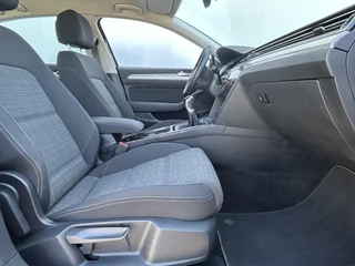 Volkswagen Passat Volkswagen Passat 1.5 TSI 150pk Business FULL LED I NAVI + CAMERA I ELEC. KLEP I DEALER O.H. - afbeelding nr 25