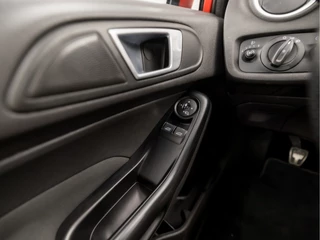 Ford Fiesta Ford Fiesta 1.6 ST1 213Pk (BLUETOOTH, GETINT GLAS, LM VELGEN, SPORTSTOELEN, PARKEERSENSOREN, ELEK RAMEN, NIEUWE APK, NIEUWSTAAT) - afbeelding nr 21