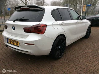 BMW 1 Serie BMW 1-serie 118d Executive 19