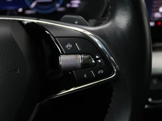 Škoda Octavia Skoda Octavia Combi 1.0 e-TSI Business Edition Plus | Apple Carplay | Cruise Control Adaptief | Navi | Sfeerverlichting |  Dodehoek Detectie | Stoelverwarming - afbeelding nr 17