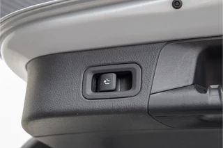 Mercedes-Benz B-Klasse Mercedes-Benz B-Klasse 250 e AMG Nightpack, Widescreen, Sfeerverlichting, Hybrid 2020 - afbeelding nr 21