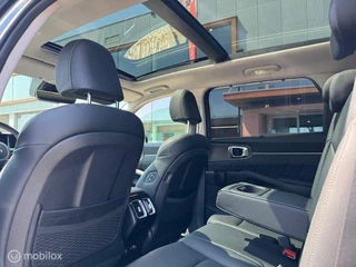 Kia Sorento Kia Sorento 1.6T 267pk PHEV 4WD Automaat ExlusiveLine 7pers.Panorama dak  , Trekhaak afneembaar , 55 km volledig elektrisch rijden , hierna hybride aandrijving  ,  Stoel & Stuur Verwarming, Autonoom parkeren , 3600o camera , Keyless - afbeelding nr 28