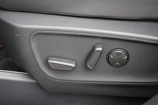 Ford Kuga Ford Kuga 2.5 PHEV ST-Line X | Panoramadak | Winter Pack | Wegklapbare trekhaak | 19 inch lichtmetalen velgen | Technology Pack | Agate Black - afbeelding nr 10