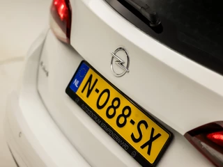 Opel Astra Opel Astra Sports Tourer 1.2 Design & Tech (APPLE CARPLAY, GROOT NAVI, CAMERA, ADAPTIVE CRUISE, LEDER, GETINT GLAS, SPORTSTOELEN, LED KOPLAMPEN, CRUISE, PARKEERSENSOREN, NIEUWE APK, NIEUWSTAAT) - afbeelding nr 31