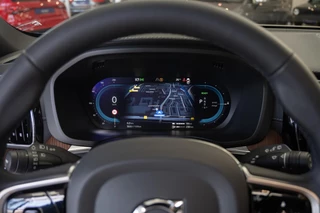 Volvo XC60 Volvo XC60 2.0 T8|455PK AWD|Org NL|1ste Eig|Ultimate Bright|Luchtv.|Bowers & Wilkins|Trekhaak|Head-Up|Pano|Crystal|Dealer Onderhouden - afbeelding nr 18