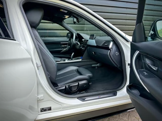 BMW 3 Serie BMW 3 Serie 320i M-PERFORMANCE VIRTUAL|M STOEL|LEDER|20'' M|CARPLAY - afbeelding nr 25