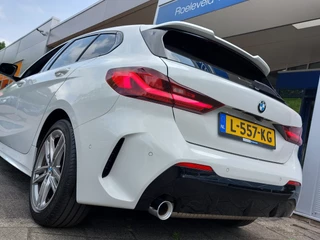 BMW 1 Serie BMW 1 Serie 116i Automaat Business Edition M-Sport | Navi | Apple Carplay+Android Auto | Clima | Cruise | Led Koplampen | Panorama Schuifdak | Pdc V+A+Camera | Licht+Regensensor | Privacy Glass | 17''lm - afbeelding nr 51