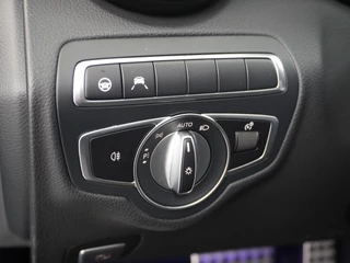 Mercedes-Benz C-Klasse Mercedes-Benz C-Klasse Estate 300e AMG // Burmester // Panoramadak // Distronic // MultiBeam LED // 360 Camera // Carplay // Night pakket - afbeelding nr 20