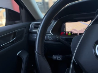 Škoda Superb Skoda Superb Combi 1.4 TSI Plug-in Hybride Trekhaak | Pano Dak | Lederen Interieur | Camera | Sfeerverlichting BTW Auto - afbeelding nr 17