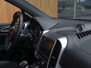 Porsche Cayenne Porsche Cayenne 3.0 S 509PK E-Hybrid / Sport Design / LED - afbeelding nr 32