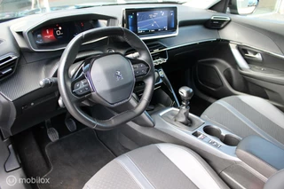 Peugeot 2008 Peugeot 2008 1.2 PureTech Allure, Digitaal dashboard, Pdc voor/achter + camera, App connect, Donker glas, Cruise, Clima, Navi, Full led. - afbeelding nr 4