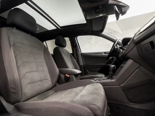 Volkswagen Tiguan Allspace Volkswagen Tiguan Allspace 1.5 TSI R-Line Sport 7 Persoons 150Pk Automaat (PANORAMADAK, VIRTUAL COCKPIT, APPLE CARPLAY, GROOT NAVI, CAMERA, SPORTSTOELEN, ZWART HEMEL, ADAPTIVE CRUISE, LED KOPLAMPEN, KEYLESS, NIEUWE APK, NIEUWSTAAT) - afbeelding nr 8