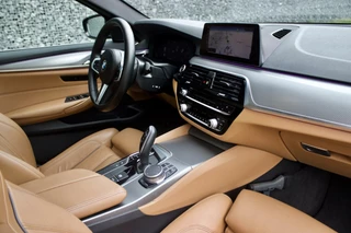 BMW 5 Serie BMW 5-serie 520i M Sport | Individual - Dak - Azuritschwarz - afbeelding nr 6
