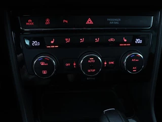 SEAT Leon SEAT Leon 1.5 TSI FR Business Intens | Stoelverwarming |  Trekhaak | Adaptive cruise | Carplay | Virtual Cockpit | Full LED | Sfeerverlichting | Navigatie - afbeelding nr 26