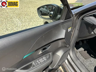 Peugeot 208 Peugeot 208 1.2 PureTech 100 Allure Pack navigatie en carplay Led koplampen cruise control Led koplampen - afbeelding nr 4