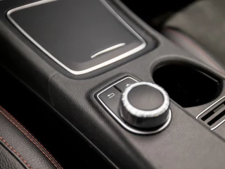 Mercedes-Benz CLA Mercedes-Benz CLA 180 AMG Sport Automaat (SCHUIFDAK, APPLE CARPLAY, GROOT NAVI, LEDER/ALCANTARA, STOELVERWARMING, SPORTSTOELEN, CRUISE, KEYLESS START, NIEUWSTAAT) - afbeelding nr 24