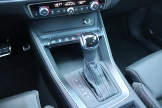 Audi Q3 Audi Q3 Sportback 35 TFSI 150PK S-TRONIC 7 S EDITION * NIEUWSTAAT * | S-LINE EXTERIEUR | S-LINE INTERIEUR | AUDI VIRTUAL COCKPIT | PANORAMISCH SCHUIF / KANTELDAK | NAVIGATIE | TWIN LEDEREN BEKLEDING ZWART MET ROTSGRIJS STIKSEL | VOORSTOELEN VERWARMBAAR | ACHTERUITRIJCAMERA | PARKEERSENSOREN VOOR / ACHTER | DODEHOEK DETECTIE |  ALARM SYSTEEM | FULL LED KOPLAMPEN INCLUSIEF LED ACHTERLICHTEN | ZWARTE HEMELBEKLEDING | AUDI SOUND SYSTEM | AMBIENTE VERLICHTING | 18