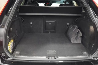 Volvo XC60 Volvo XC60 2.0 T8 AWD R-Design Lucht|Pano|Memory|Leder|Dodehoeksdetectie|Camera - afbeelding nr 56