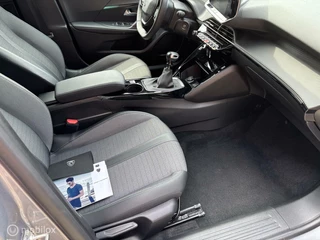 Peugeot 2008 Peugeot 2008 1.2 PureTech Allure 130 pk navigatie en camera cruise control - afbeelding nr 26