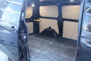 Ford Transit Custom Ford Transit Custom 310 2.0 TDCI 170 PK L1H1 Sport | Camera | Voorruitverwarming | 17 INCH Lichtmetalen Velgen | Lederen Bekleding | Navigatie | BLIS | Lane departure | - afbeelding nr 10