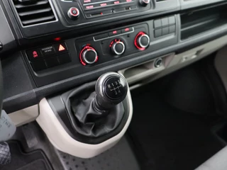 Volkswagen Transporter | Airco | 3-Persoons | Trekhaak - afbeelding nr 15