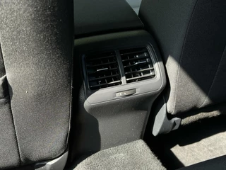 Volkswagen Golf Volkswagen Golf 1.4 TSI Highline Business R, NAVI, R-LINE CRUISE, ECC-AIRCO, CARPLAY, DYNAMISCH LED, PARKEERSENSOREN, LICHTMETAAL 17 - afbeelding nr 30