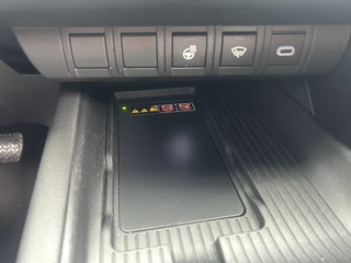Toyota C-HR Toyota C-HR 1.8 Hybrid Dynamic Limited / Groot scherm / Parkeersensoren - afbeelding nr 22
