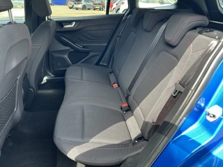 Ford Focus 50% deal 6.475,- ACTIE Camera / Cruise / Telefoon / Navi / Automatisch inparkeren - afbeelding nr 25
