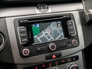 Volkswagen Passat Volkswagen Passat Variant 1.4 TSI Sportline Automaat (NAVIGATIE, CLIMATE, STOELVERWARMING, GETINT GLAS, SPORTSTOELEN, TREKHAAK, CRUISE, PARKEERSENSOREN, NIEUWSTAAT) - afbeelding nr 8