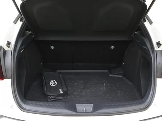 Toyota C-HR Toyota C-HR 1.8 Hybrid Active: Stijlvol, Slim én Superzuining! - afbeelding nr 5