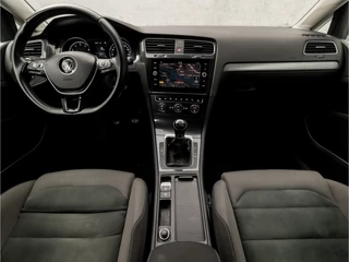 Volkswagen Golf Volkswagen Golf 1.0 TSI Sportline (APPLE CARPLAY, GROOT NAVI, CLIMATE, STOELVERWARMING, DYNAMISCHE KNIPPERLICHTEN, MASSAGE, ALCANTARA, ADAPTIVE CRUISE, PARKEERSENSOREN, GETINT GLAS, LM VELGEN, NIEUWSTAAT) - afbeelding nr 6