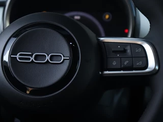 Fiat 600 Fiat 600 600e La Prima 54 kWh | Navi | Camera | Carplay | 18