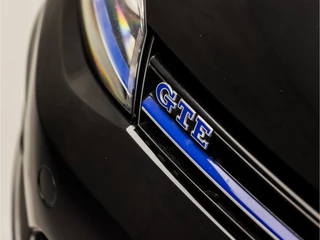 Volkswagen Golf Volkswagen Golf 1.4 TSI GTE Sport 204Pk Automaat (APPLE CARPLAY, NAVIGATIE, CLIMATE, LEDEREN SPORTSTOELEN, PARKEERSENSOREN, GETINT GLAS, CRUISE, NIEUWE APK, NIEUWSTAAT) - afbeelding nr 31