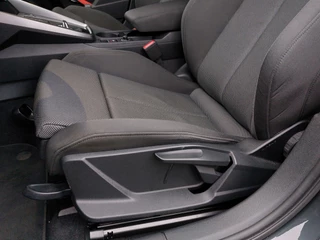 Audi A3 35 TFSI 150pk Business Edition | Origineel NL | Apple Carplay+Android Auto | Clima | Cruise | Led Koplampen | Pdc | Rijstrook+Licht+Regensensor | 17''lm - afbeelding nr 26