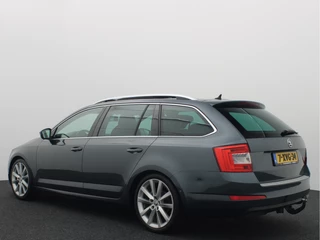 Škoda Octavia AUTOMAAT / RS-STOELEN / PANORAMADAK / XENON / TREKHAAK / CANTON / KEYLESS / STOELVERW / NL AUTO - afbeelding nr 3