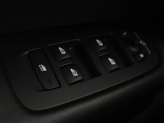 Volvo XC60 Volvo XC60 2.0 D4 Momentum Pro | Trekhaak | Camera |  Half leder | Carplay | Navigatie | Full LED | Climate control | Getint glas | Parkeerhulp - afbeelding nr 30