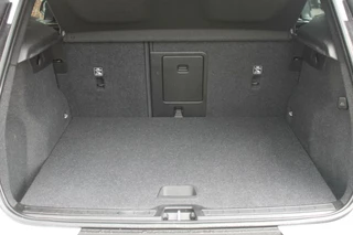 Volvo XC40 Volvo XC40 T4 Recharge R-Design | Parkeercamera | Stoelverwarming | Leder | Electr. Stoelen | Glossy Black | Keyless - afbeelding nr 42