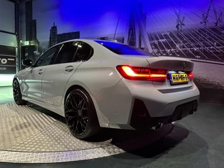 BMW 3 Serie BMW 3-serie 318i M Sport Edition *Schuifdak*Shadow Line*Camera*Laser* - afbeelding nr 25