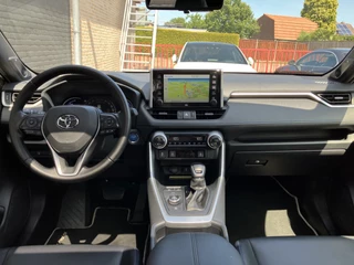 Toyota RAV4 Toyota RAV4 2.5 Hybrid AWD Bi-Tone AUT. | 1e eigenaar | 360 gr. camera | navigatie | panoramadak | JBL audio | rij assistentie - afbeelding nr 16