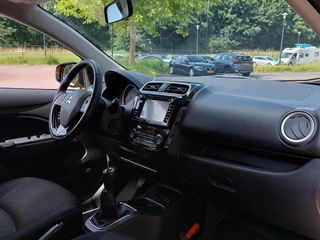 Mitsubishi Space Star Mitsubishi Space Star 1.2 80pk Nova 5-Deurs | 1ste Eigenaar | Navi | Apple Carplay+Android Auto | Clima | Cruise | Licht+Regensensor | Keyless Entry | Stoelverwarming | Pdc | Privacy Glass | 14''lm - afbeelding nr 32