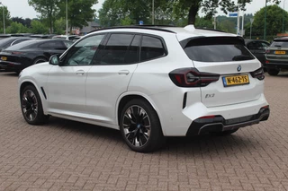 BMW iX3 BMW iX3 High Executive 80 kWh / Panoramadak / 360Camera / Head-up / 20'' / Leder / Harman Kardon / Sfeerverlichting / Dodehoek / DAB / Stoelverwarming / ACC - afbeelding nr 3