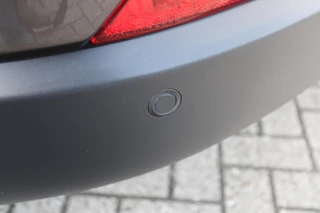 Jeep Compass Jeep Compass 1.4 140PK MultiAir LIMITED | AFNEEMBARE TREKHAAK | ELEKTRISCH BEDIENBARE STOELEN MET GEHEUGENFUNCTIE | LEDEREN BEKLEDING | NAVIGATIE | KEYLESS ENTRY/START | CRUISE CONTROL | DAB+ RADIO | ACHTERUITRIJ CAMERA | DODEHOEK DETECTIE | BEATS AUDIO SYSTEM | CLIMATE CONTROL | - afbeelding nr 29