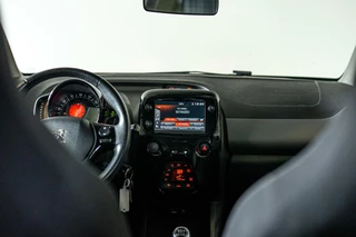Peugeot 108 Zeer nette Peugeot 108 TOP! Open dak | Camera | Navi | Climate Control - afbeelding nr 7