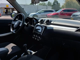 Suzuki Swift Suzuki Swift 1.0 BoosterJet 111pk Smart Hybrid Stijl | Navi | Clima | Adap.Cruise | Led Koplampen | Keyless Entry | Achteruitrijcamera | Stoelverwarming | Rijstrook+Licht+Regensensor | Privacy Glass |16'' - afbeelding nr 30