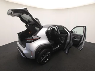 Toyota Yaris Cross Toyota Yaris Cross 1.5 Hybrid Adventure automaat | CarPlay | Navigatie | Parkeersensoren | Achteruitrijcamera | Stoelverwarming | LED verlichting | Elektrische kofferklep - afbeelding nr 10