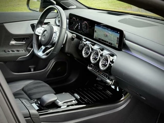 Mercedes-Benz CLA Mercedes CLA-klasse 250 e AMG CLA250e Coupe Panoramadak|Burmester®|Camera 360°|Sfeerverlichting|Head-up|Multibeam LED|Night pakket - afbeelding nr 24