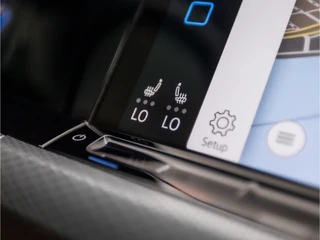 Volkswagen Golf Volkswagen Golf 1.5 TSI Sportline 150Pk (APPLE CARPLAY, GROOT NAVI, STUUR/STOELVERWARMING, SFEERVERLICHTING, SPORTSTOELEN, GETINT GLAS, KEYLESS, ADAPTIVE CRUISE, PARKEERSENSOREN, NIEUWE APK, NIEUWSTAAT) - afbeelding nr 9